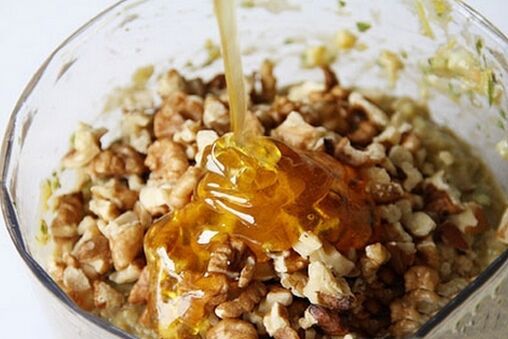 Walnuts with honey help to quickly normalize erection